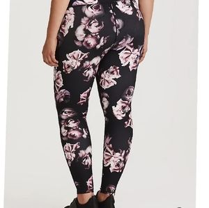 Torrid Black Floral Active Legging